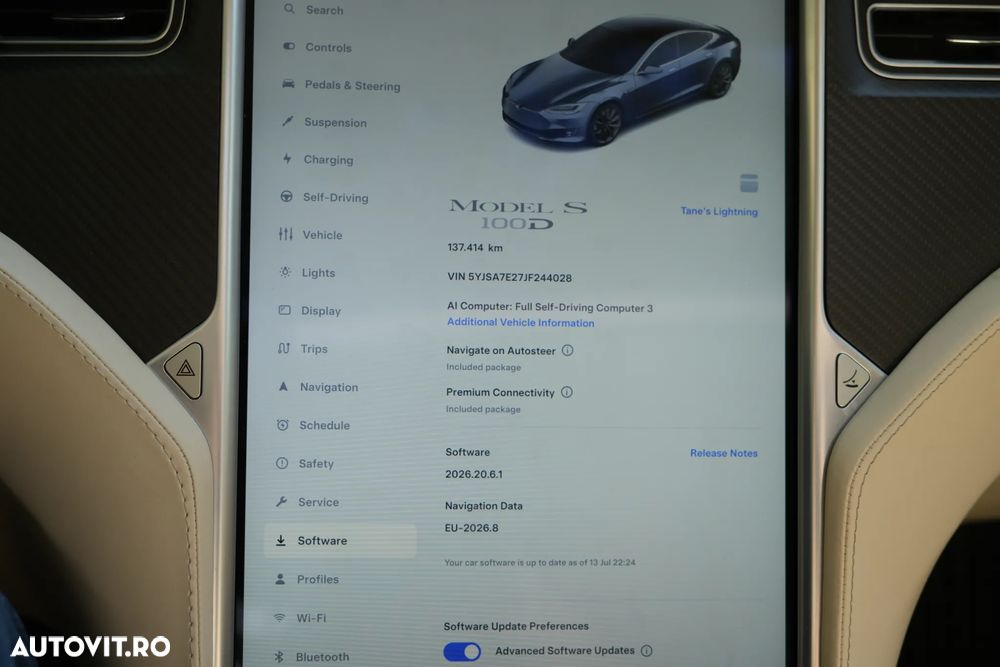 Tesla Model S - 21