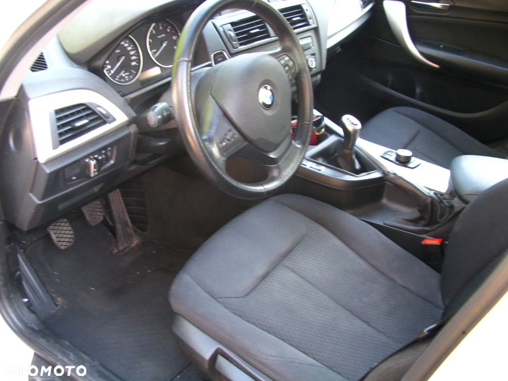 BMW Seria 1 116d - 12