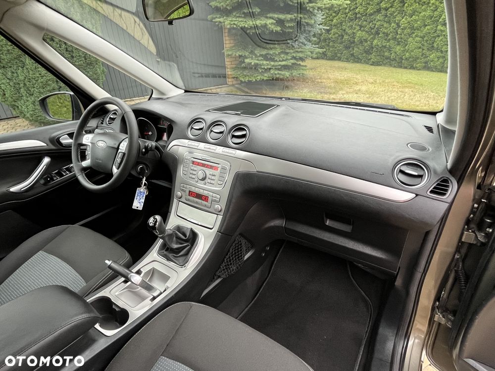 Ford Galaxy 2.0 Champions Edition - 14