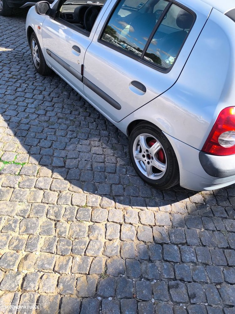 Renault Clio 1.2 16V S - 4