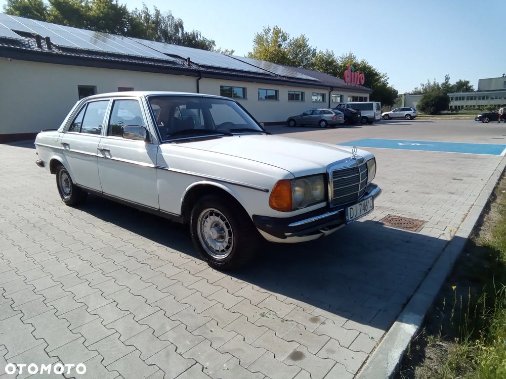 Mercedes-Benz W123 - 2