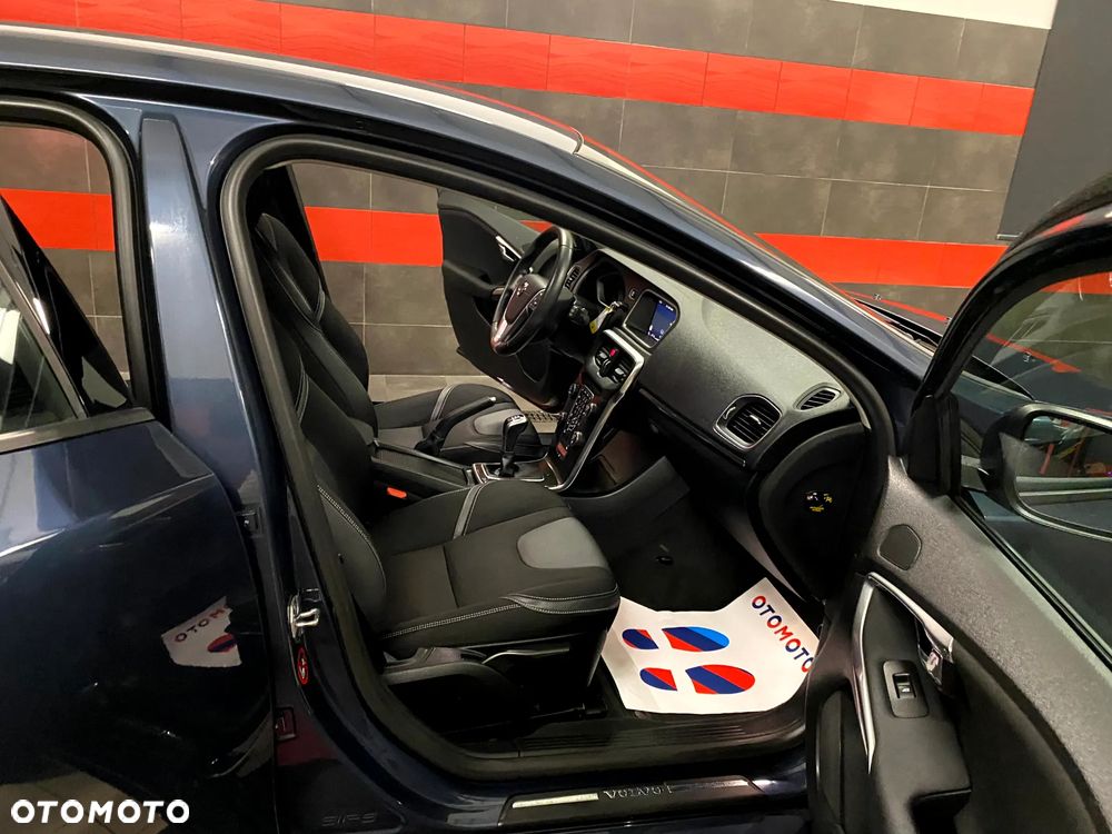 Volvo V40 D2 Summum - 18