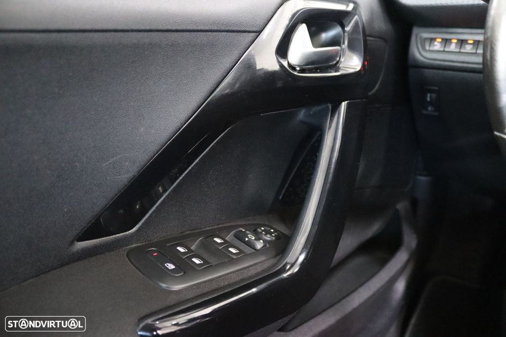Peugeot 208 1.2 PureTech GT Line EAT6 - 8