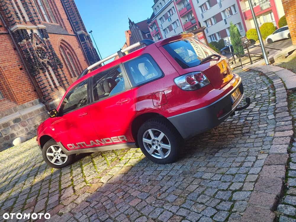 Mitsubishi Outlander 2.0 4WD Intense - 4