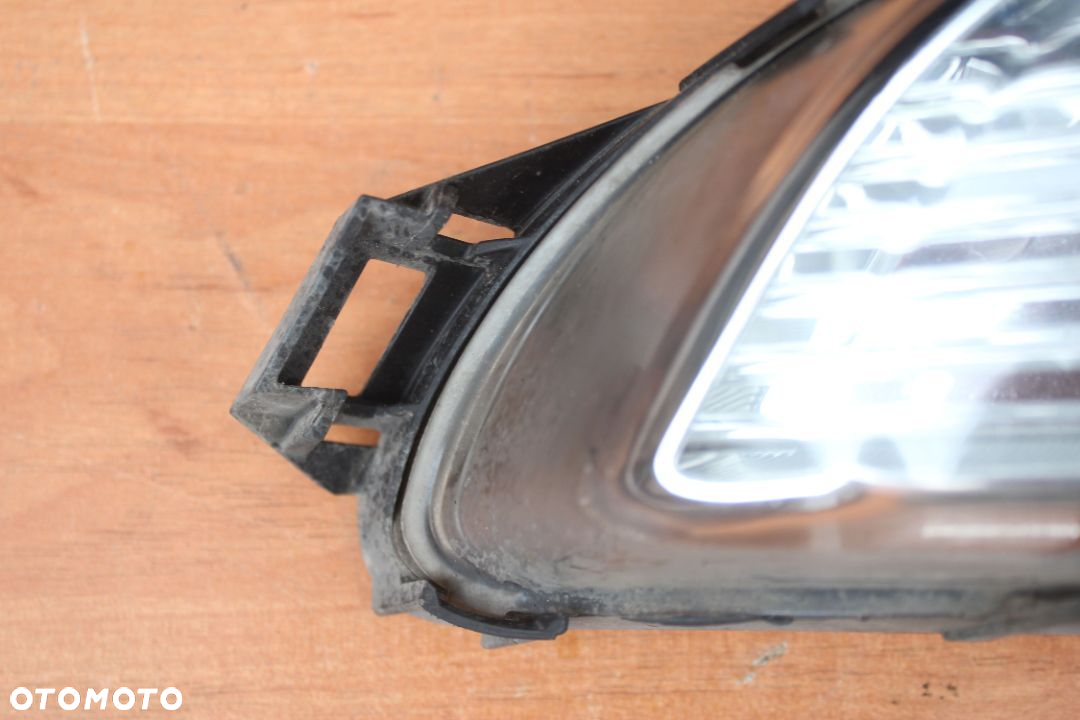HALOGEN PRAWY LAMPA PRZECIWMGIELNA OPEL INSIGNIA A PRZED LIFTEM - 2