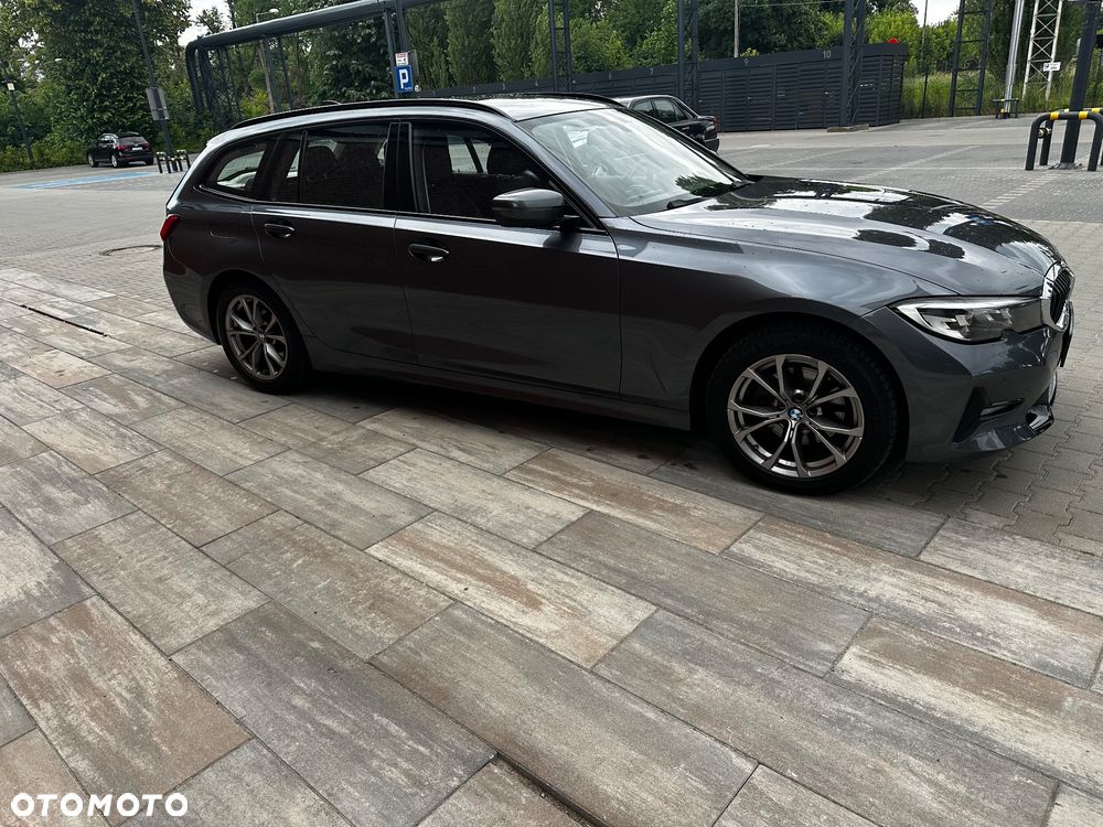 BMW Seria 3 320d Sport Line - 5