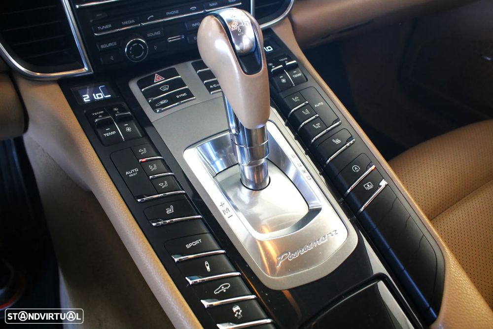 Porsche Panamera Platinum Edition - 44