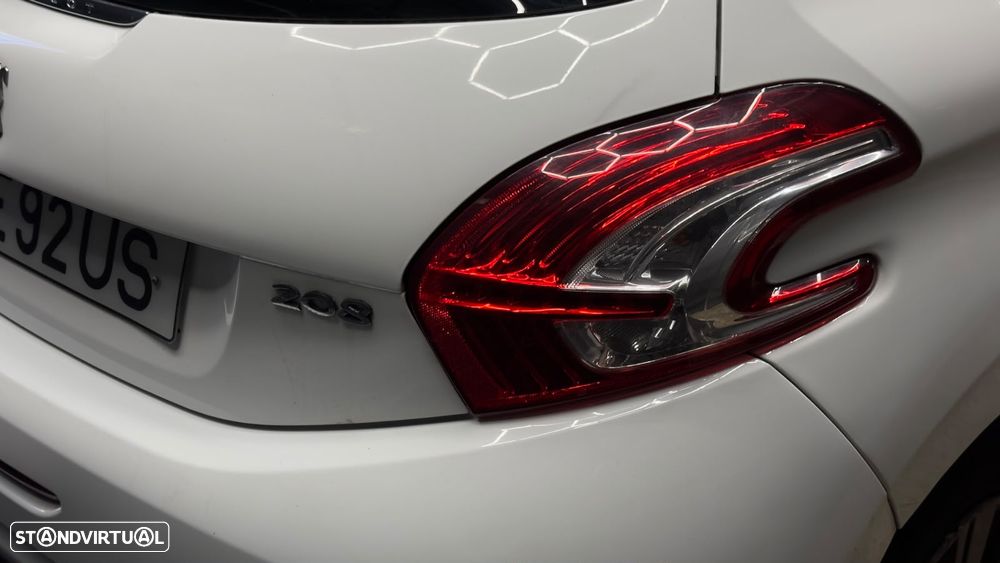 Peugeot 208 PureTech 68 Urban Move - 11
