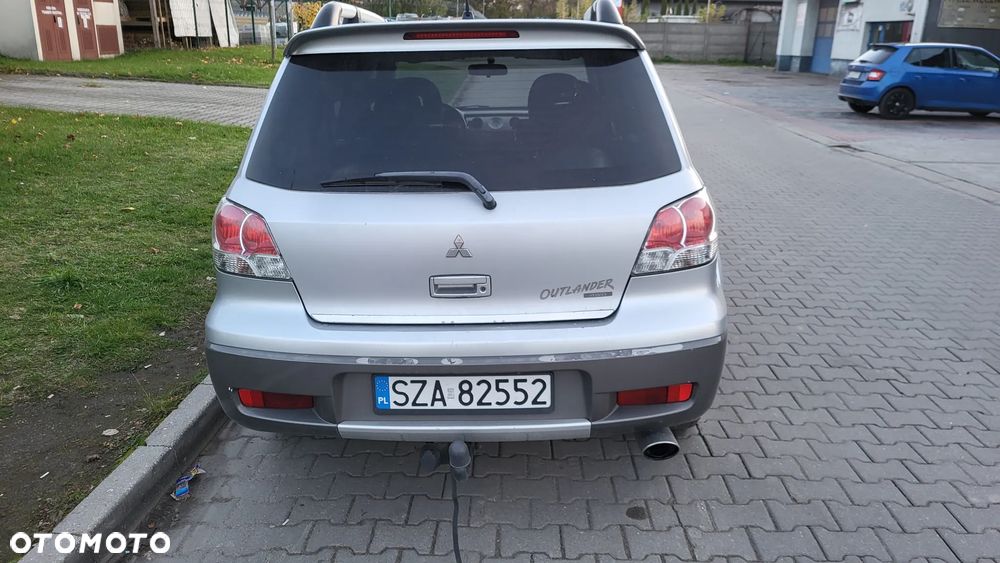 Mitsubishi Outlander 2.4 4WD Automatik Intense - 11