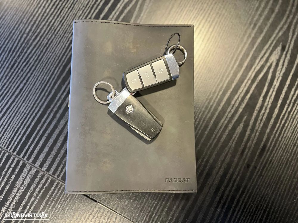 VW Passat 2.0 TDI Highline - 35