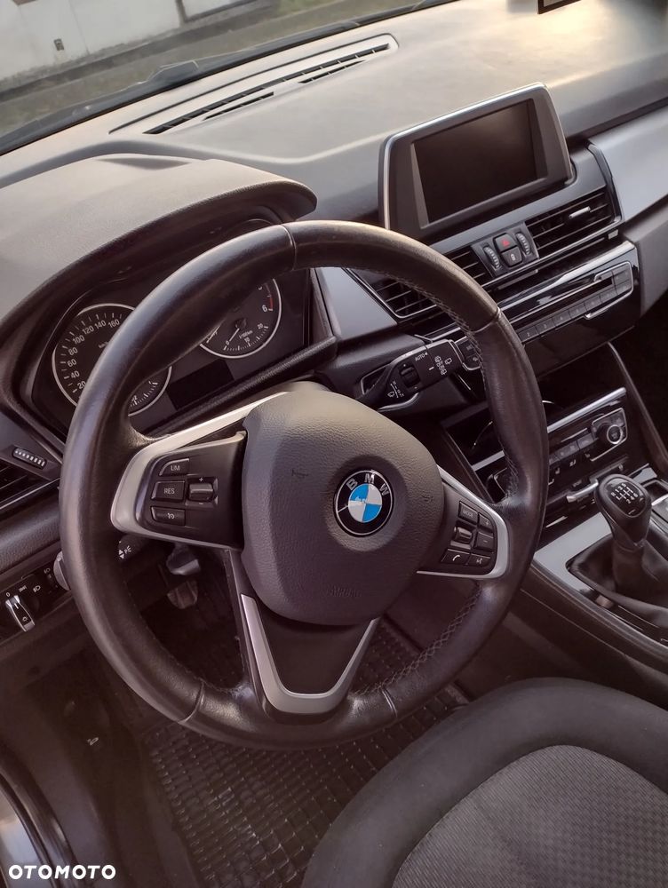 BMW Seria 2 214d - 6
