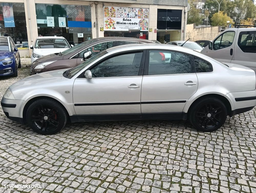 VW Passat 1.9 TDi Highline - 4