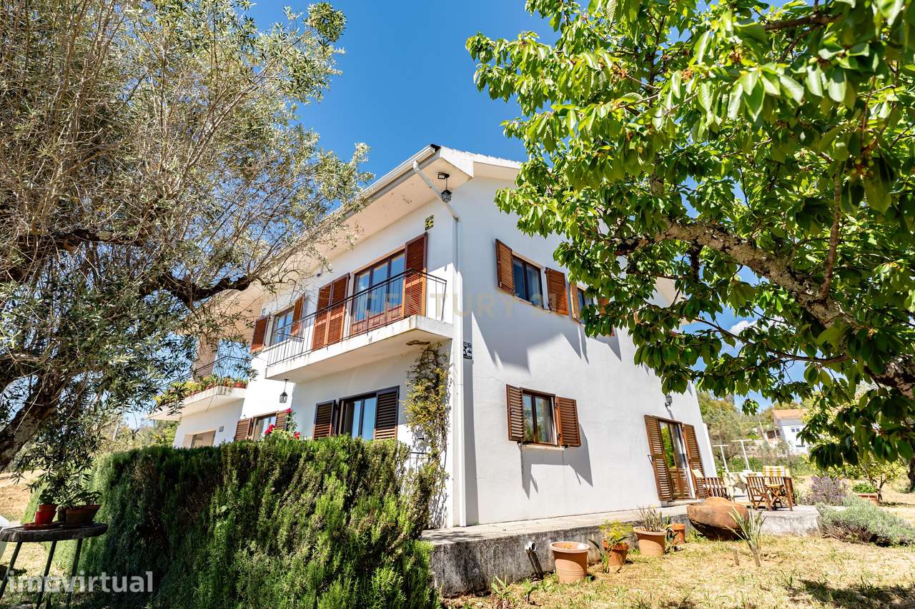 Moradia bi-familiar, com 8020 m² de terreno | Natureza, privacidade e - Grande imagem: 3/56