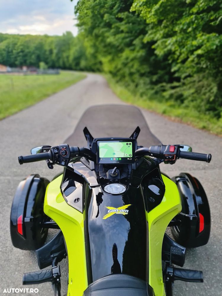 Can-Am Spyder - 6