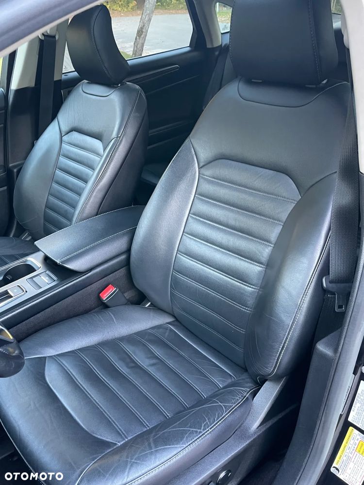Ford Fusion - 22