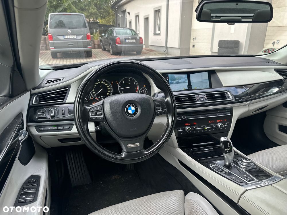 BMW Seria 7 - 23