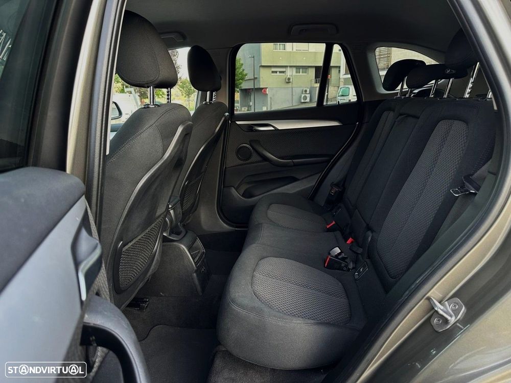 BMW X1 18 d sDrive Auto - 38