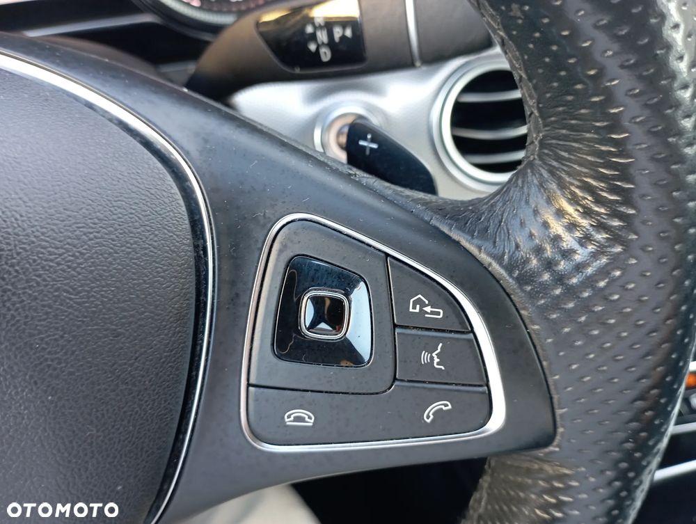 Mercedes-Benz Klasa E 220 d 9G-TRONIC - 22