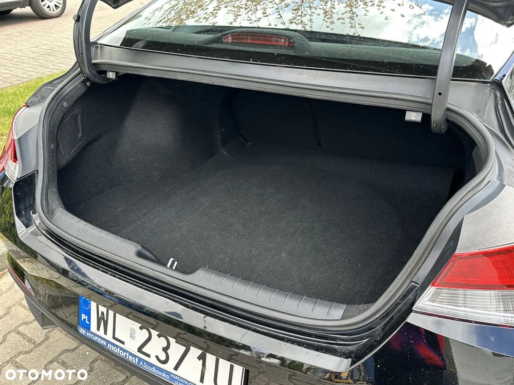 Hyundai Elantra 1.6 Modern CVT - 10