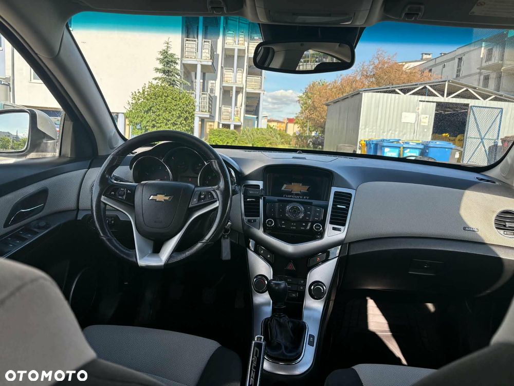 Chevrolet Cruze 1.8 LT - 3