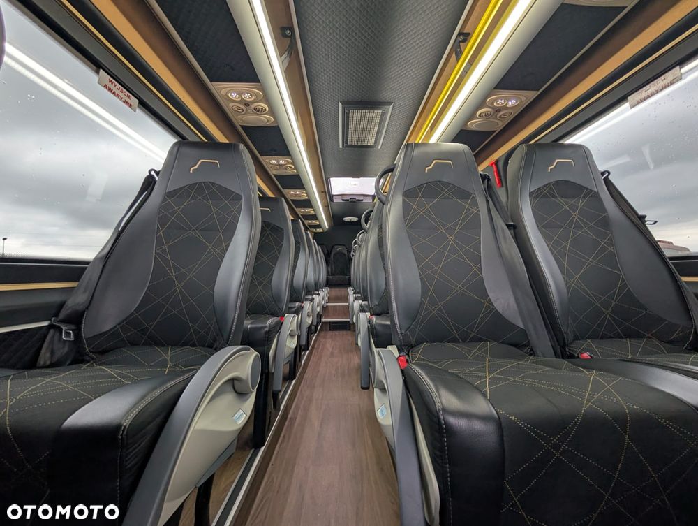 Mercedes-Benz Sprinter 519 - 18