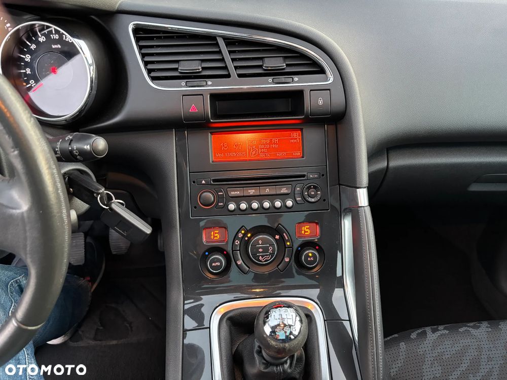 Peugeot 3008 155 THP Premium - 25