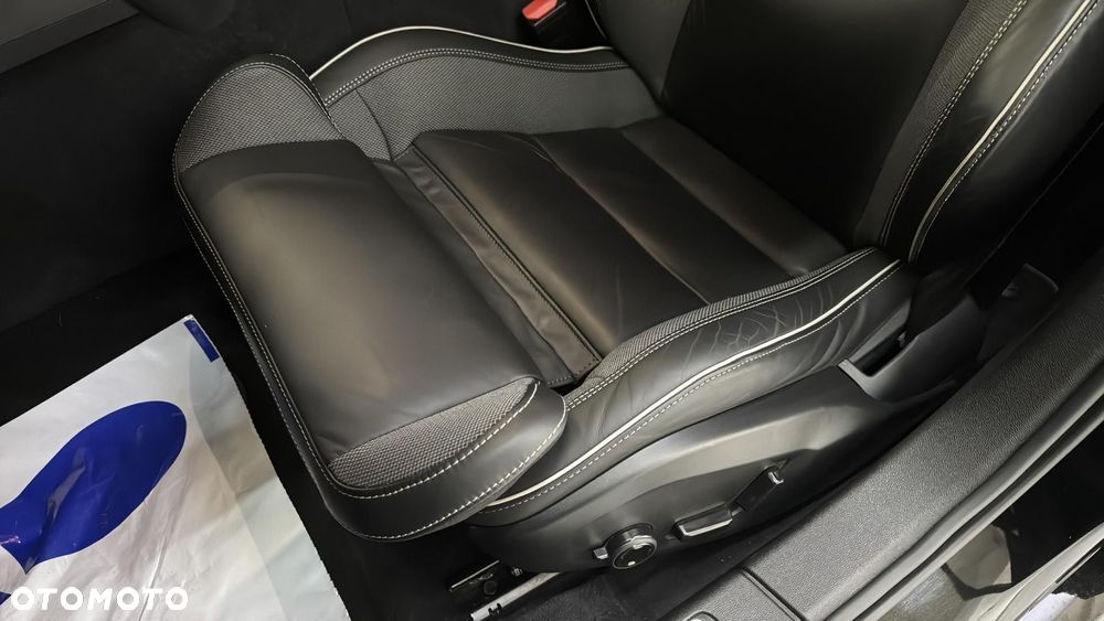 Volvo V60 B4 D R-Design - 14