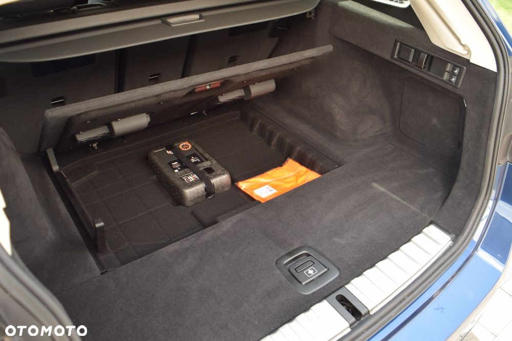 BMW Seria 3 320d xDrive Luxury Line sport - 24