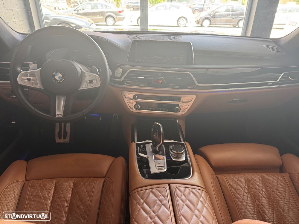 BMW 740 d xDrive Pack M Auto - 12