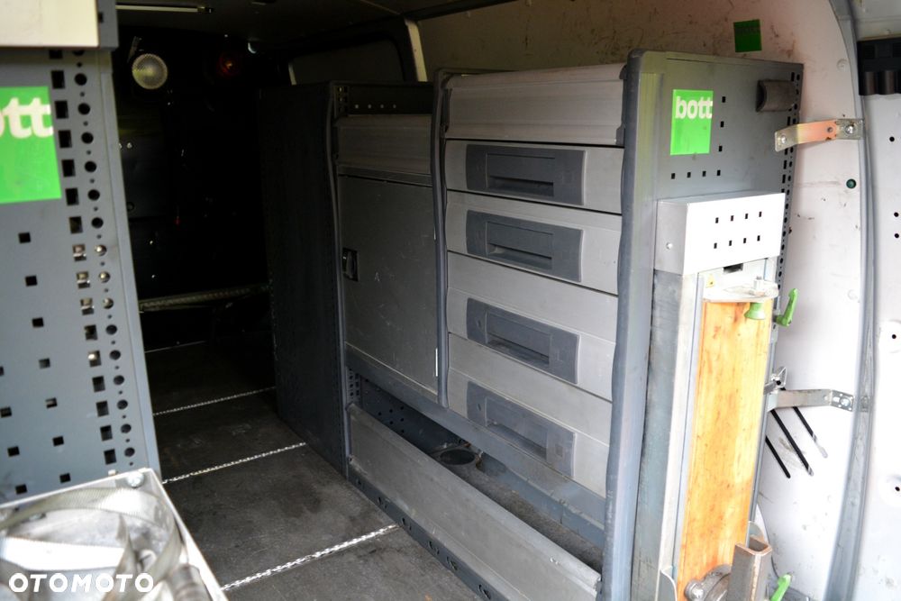 Volkswagen Transporter - 21