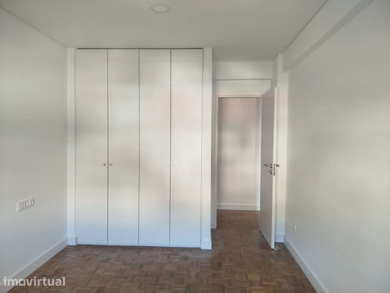 Apartamento T2 Remodelado para Arrendamento em Caneças - Grande imagem: 4/10