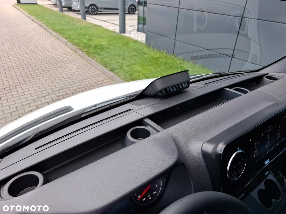 Mercedes-Benz Sprinter 317 CDI Furgon PRO długi 4325 mm L3H2 - 32