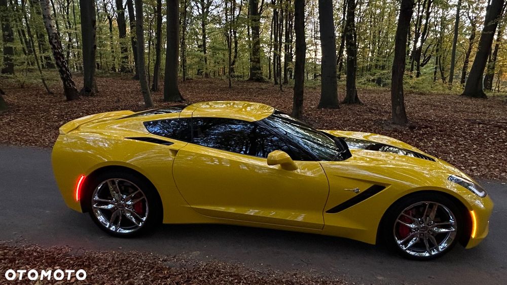 Chevrolet Corvette - 11