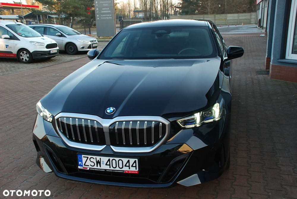 BMW Seria 5 520i mHEV M Sport - 1