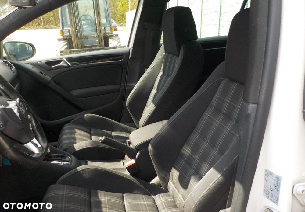 Volkswagen Golf - 23