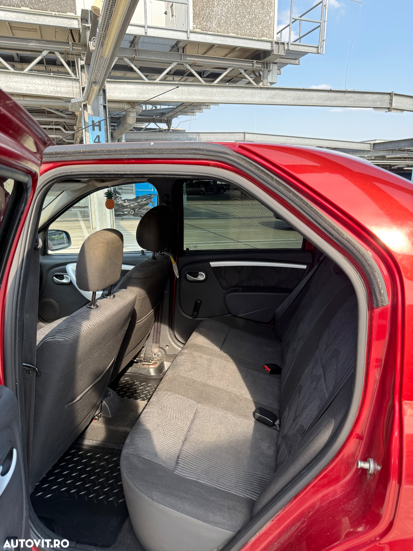 Dacia Logan 1.2 16V GPL Laureate - 5