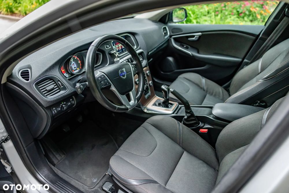 Volvo V40 D2 - 17
