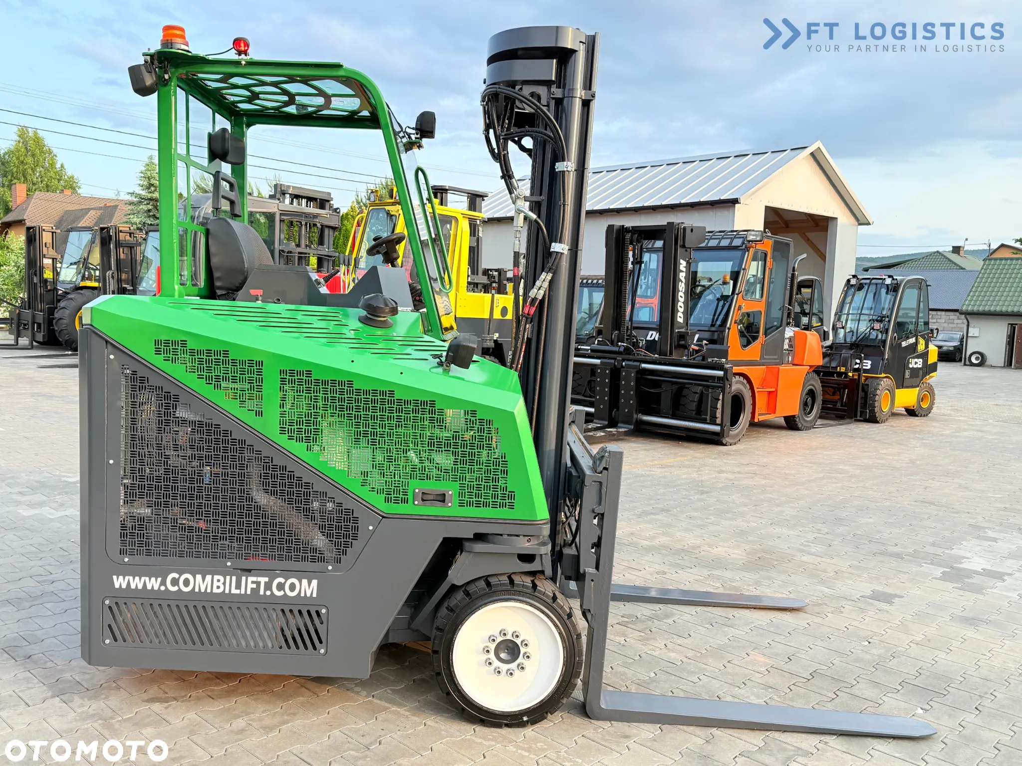 Combilift C4000CB / TRIPLEX - 5200MM / GAS / WOLNY SKOK / POZYCJONER WIDEŁ / PRZESUW WIDEŁ / WYSOKOŚĆ 2450MM / JAK NOWY - 7