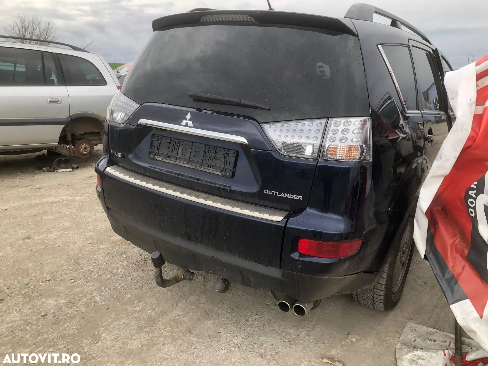 Dezmembrez piese Mitsubishi Outlander - 2
