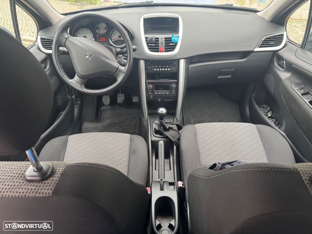 Peugeot 207 1.4 16V Active - 11