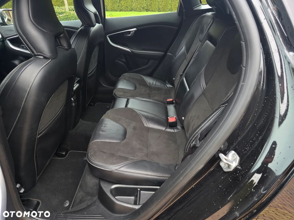 Volvo V40 T4 Drive-E R-Design Momentum - 28