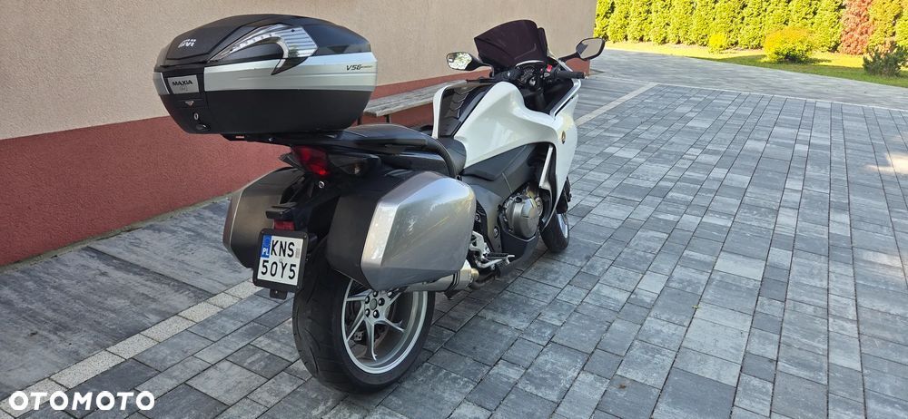 Honda VFR - 3