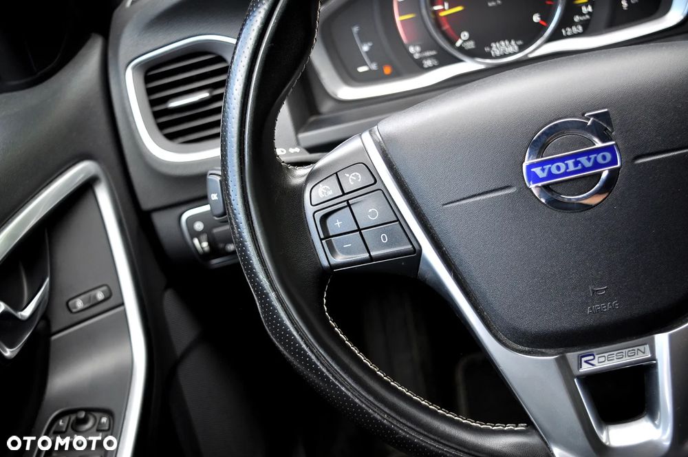 Volvo V60 D4 Geartronic R-Design - 22