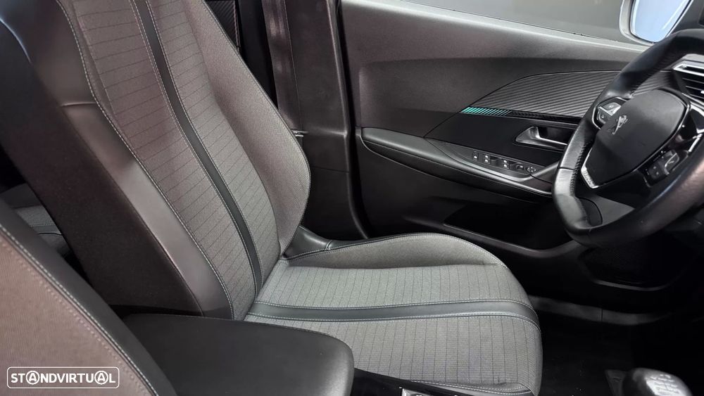 Peugeot 2008 1.2 PureTech Allure Pack - 37