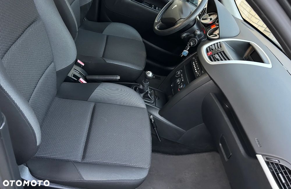 Peugeot 207 - 9