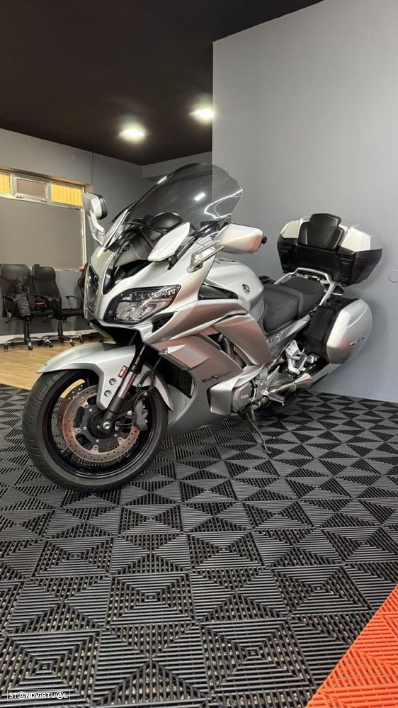 Yamaha FJR Ultimate Edition - 4