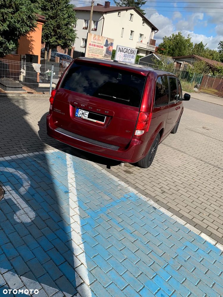 Dodge Grand Caravan - 4