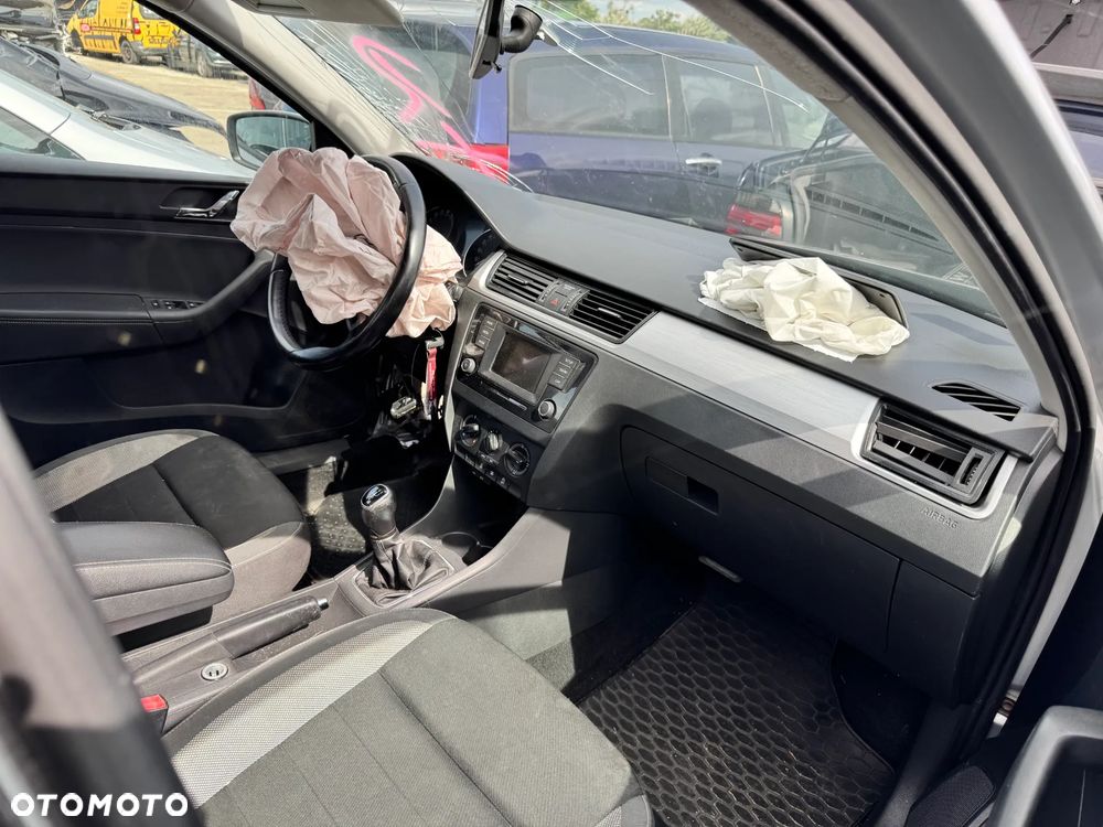 SKODA RAPID 2017 *SAMOCHÓD NA CZĘŚCI* 6726 8E / A7W MASKA, LAMPA, DRZWI, LUSTERKO, ZDERZAK, GRILL, BŁOTNIK, KLAPA, BELKA, DESKA, FOTELE, KANAPA, ĆWIARTKA KIEROWNICA, TARCZE, ZACISKI, ZAWIESZENIE, KOMPLETNY PRZÓD, KOMPLETNY TYŁ, LICZNIK, ZEGARY, PRAWE LEWE PRZÓD TYŁ - 5