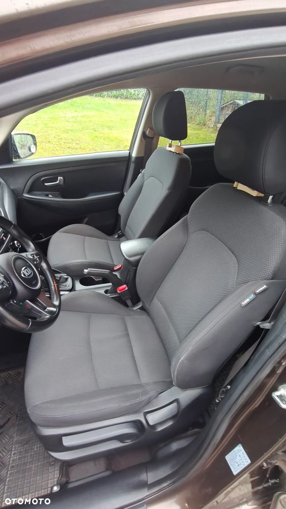 Kia Carens 1.7 CRDi M - 19