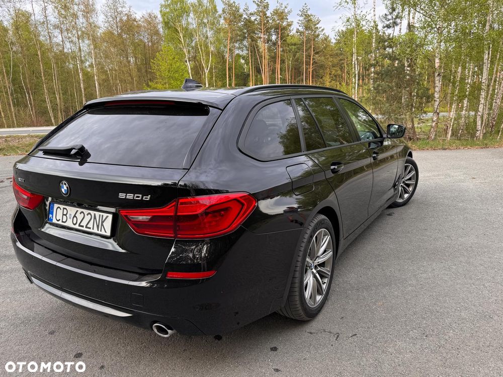BMW Seria 5 520d xDrive - 9